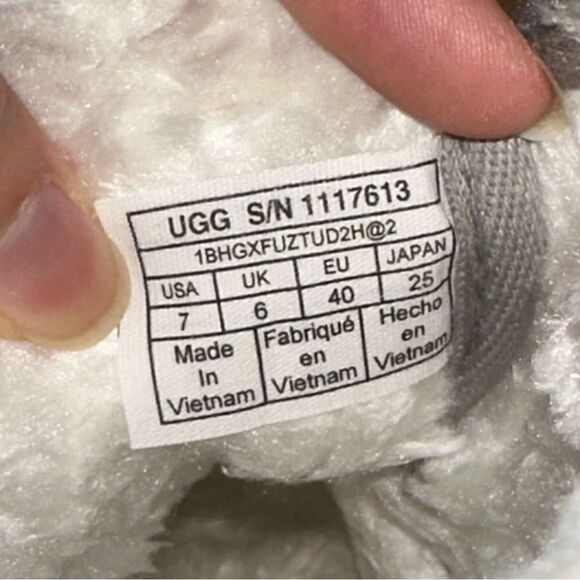 UGG M7 NEUMEL Tencel Fuzzy Gray Ankle Booties